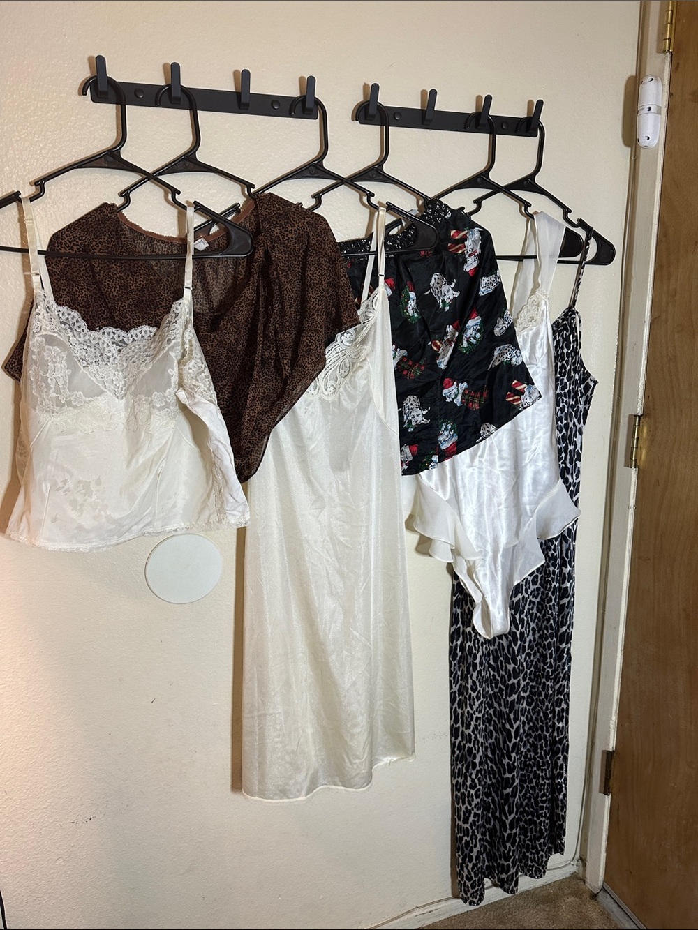 Bundle vintage clothes, lounge/sleepwear. Good condition. Assorted size.
